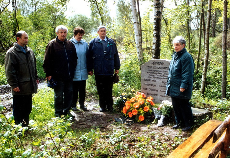 Der Heimatverein Rüdersdorf setzte am 19.05.2004 zu diesem Sprengunfall ein Gedenkstein.